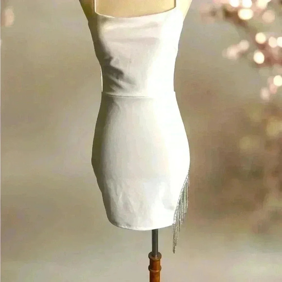 Gorgeous dress for date night! - Picture 4 of 9